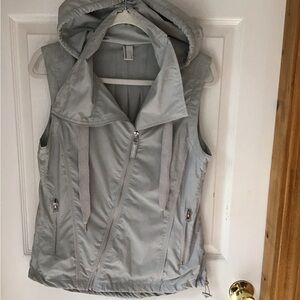 Mondetta Light Gray Hooded Vest